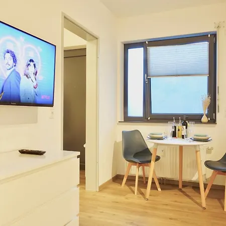 Modernes Studio-apartment Mit Privatem Stellplatz Fuer Bis Zu 4 Personen Nur Wenige Minuten Zur Mosel & Stadt Apartmán