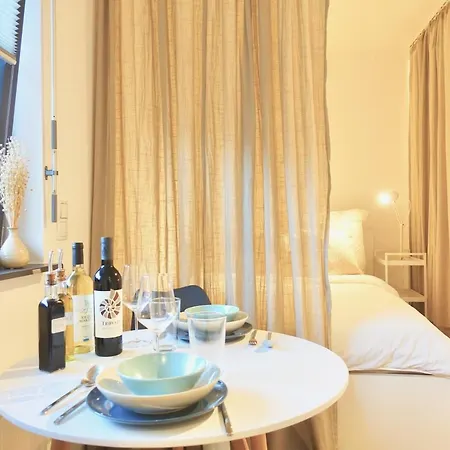 Modernes Studio-apartment Mit Privatem Stellplatz Fuer Bis Zu 4 Personen Nur Wenige Minuten Zur Mosel & Stadt 科布倫茨