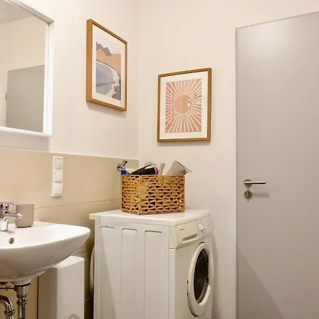 公寓 Modernes Studio-apartment Mit Privatem Stellplatz Fuer Bis Zu 4 Personen Nur Wenige Minuten Zur Mosel & Stadt