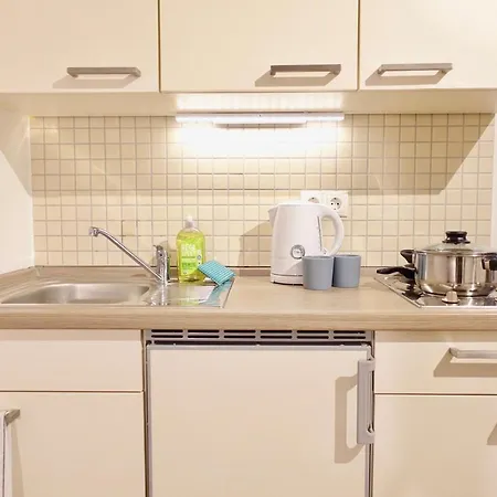 Modernes Studio-apartment Mit Privatem Stellplatz Fuer Bis Zu 4 Personen Nur Wenige Minuten Zur Mosel & Stadt 科布倫茨
