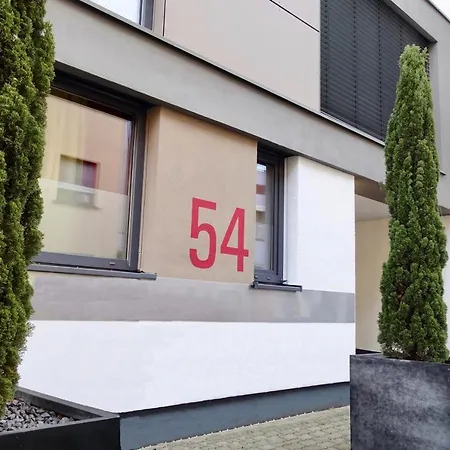 Apartmán Modernes Studio-apartment Mit Privatem Stellplatz Fuer Bis Zu 4 Personen Nur Wenige Minuten Zur Mosel & Stadt *