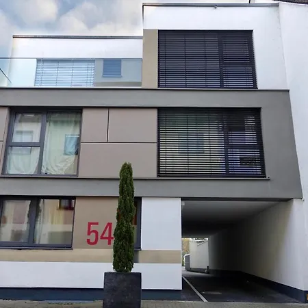 Apartmán Modernes Studio-apartment Mit Privatem Stellplatz Fuer Bis Zu 4 Personen Nur Wenige Minuten Zur Mosel & Stadt *