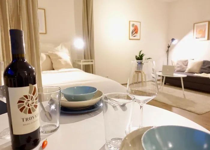 Modernes Studio-apartment Mit Privatem Stellplatz Fuer Bis Zu 4 Personen Nur Wenige Minuten Zur Mosel & Stadt Coblença