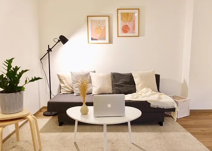 Apartamento Modernes Studio-apartment Mit Privatem Stellplatz Fuer Bis Zu 4 Personen Nur Wenige Minuten Zur Mosel & Stadt Coblença