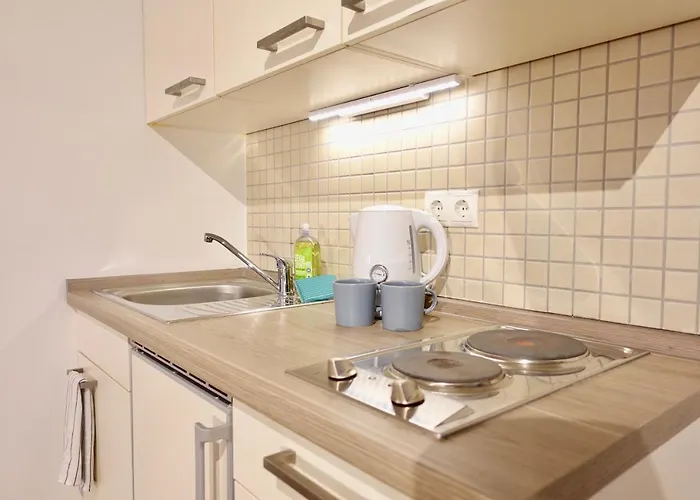 Modernes Studio-apartment Mit Privatem Stellplatz Fuer Bis Zu 4 Personen Nur Wenige Minuten Zur Mosel & Stadt Coblença